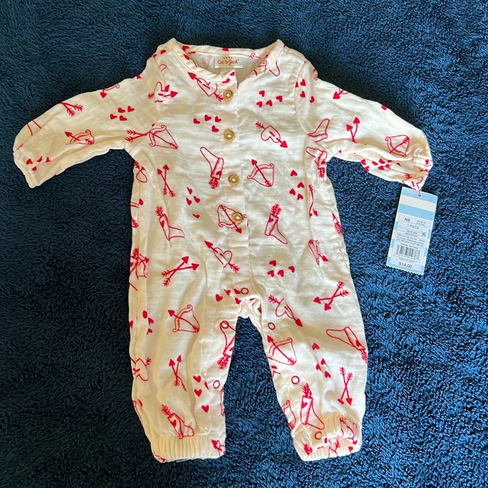 Newborn valentines outfit